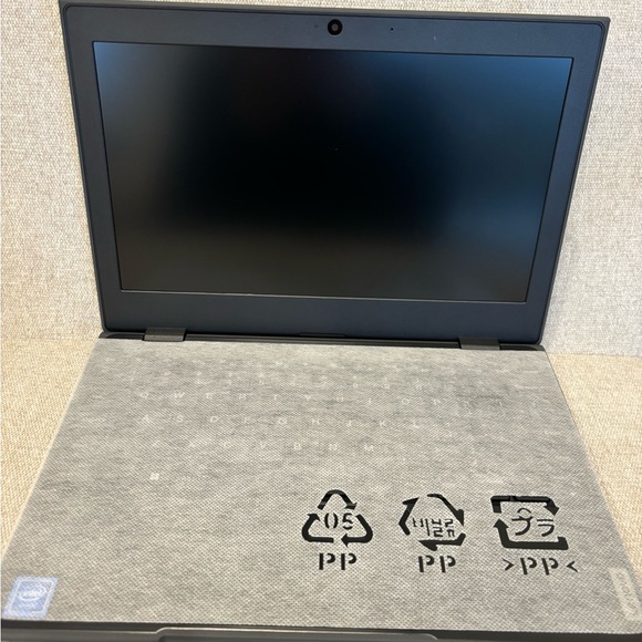 Lenovo 100 e Chromebook 2 nd Gen - Picture 2 of 5